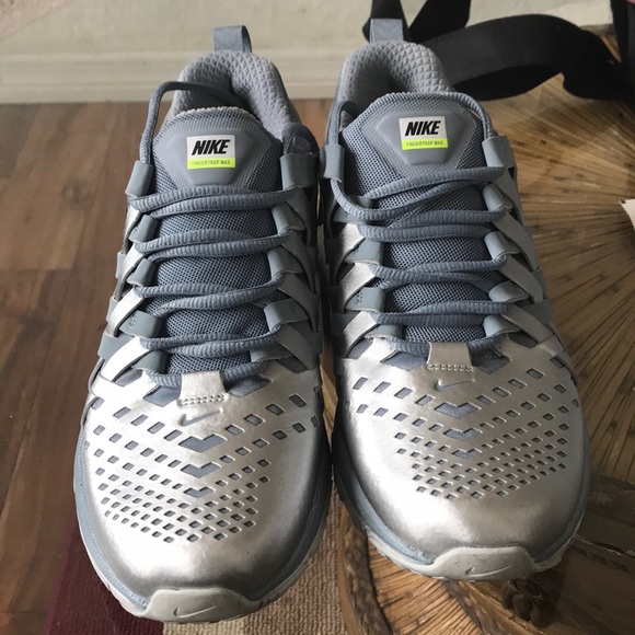 Nike shoes - Picture 4 of 5